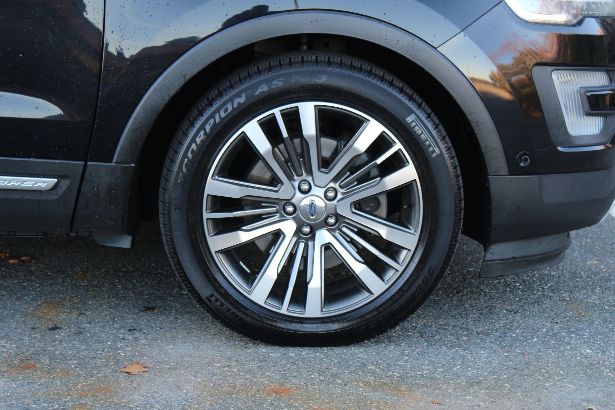 Used 2016 Ford Explorer Platinum image 42