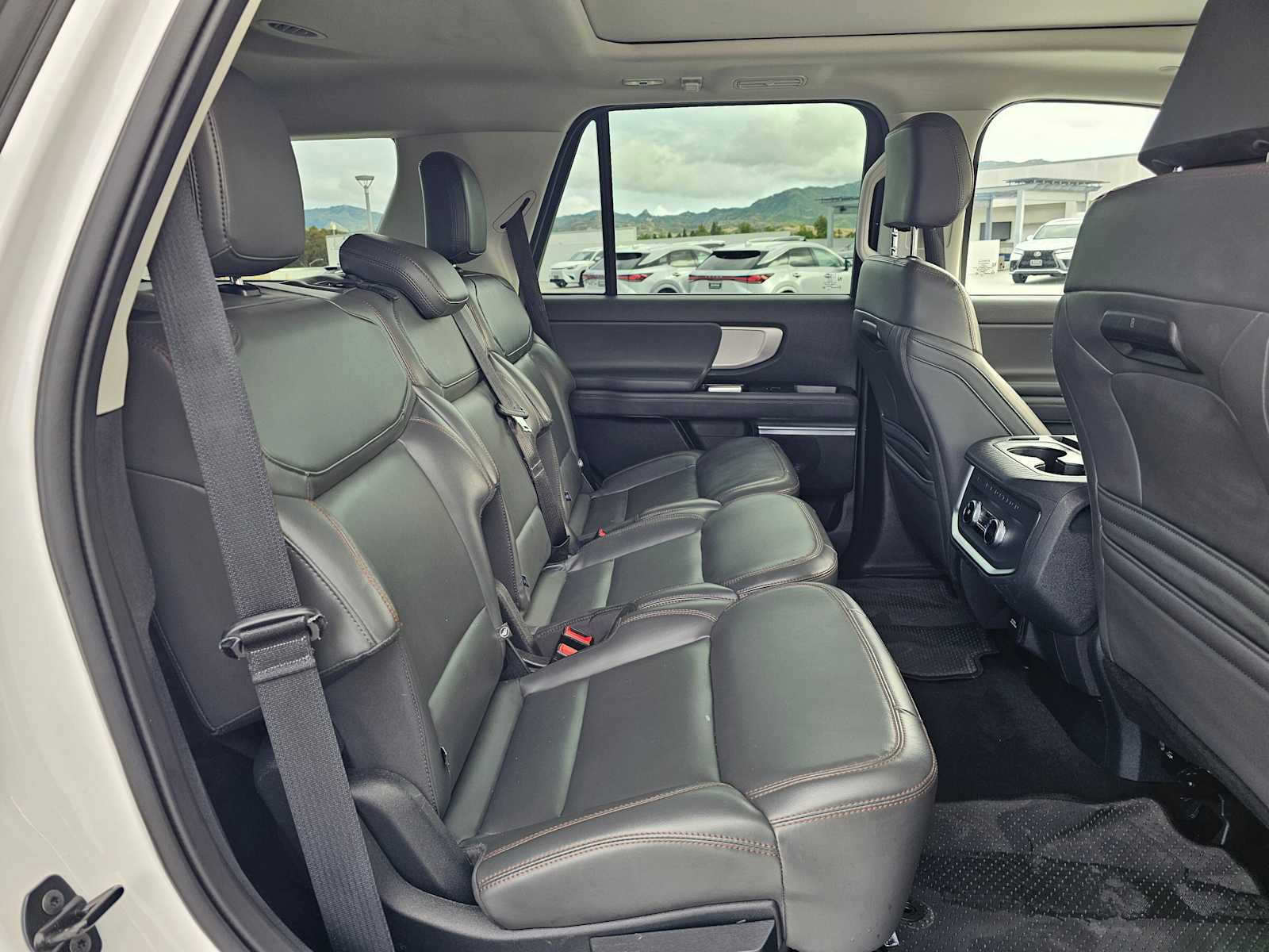 Used 2025 Ford Expedition Active AWD/4WD image 12