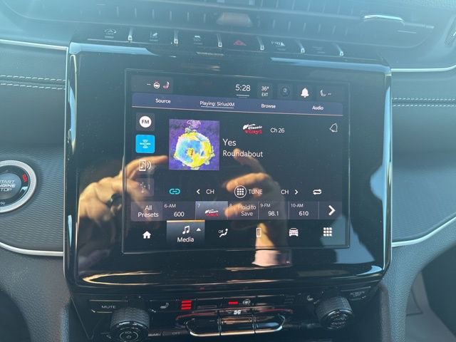 New 2026 Jeep Grand Cherokee L Laredo image 24