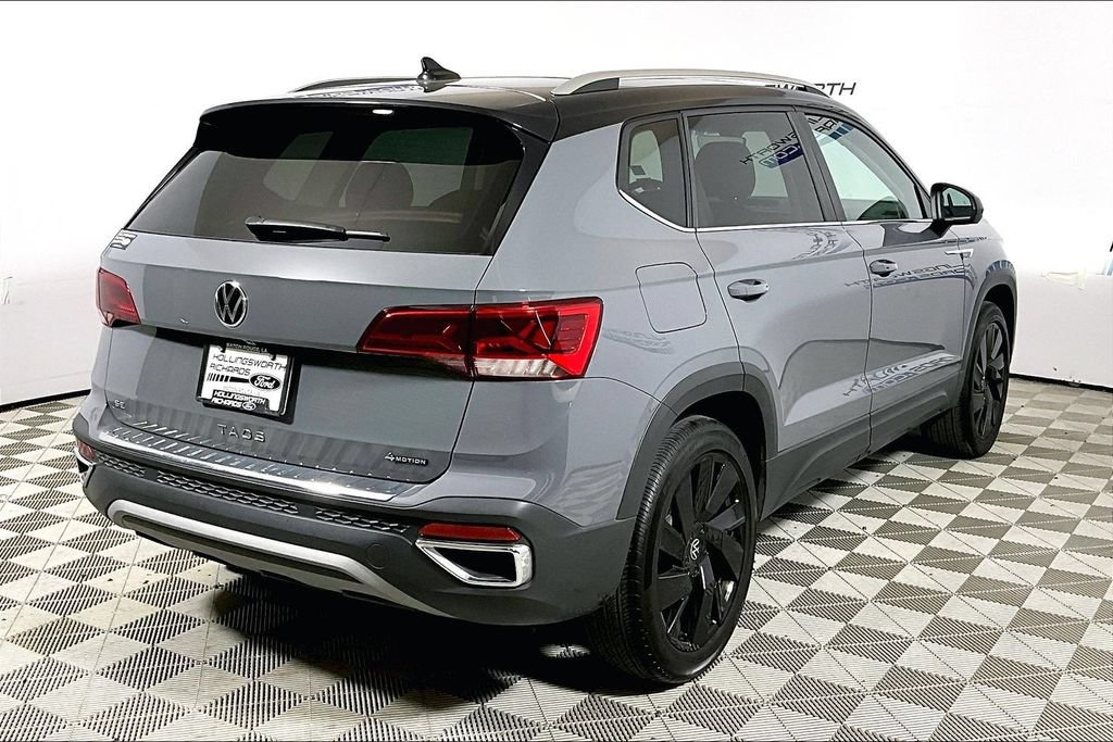 Used 2024 Volkswagen Taos SE w/ Panoramic Sunroof Package AWD/4WD image 9