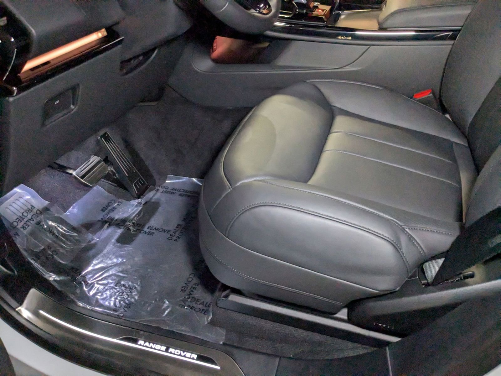 New 2025 Land Rover Range Rover Sport Dynamic SE image 4