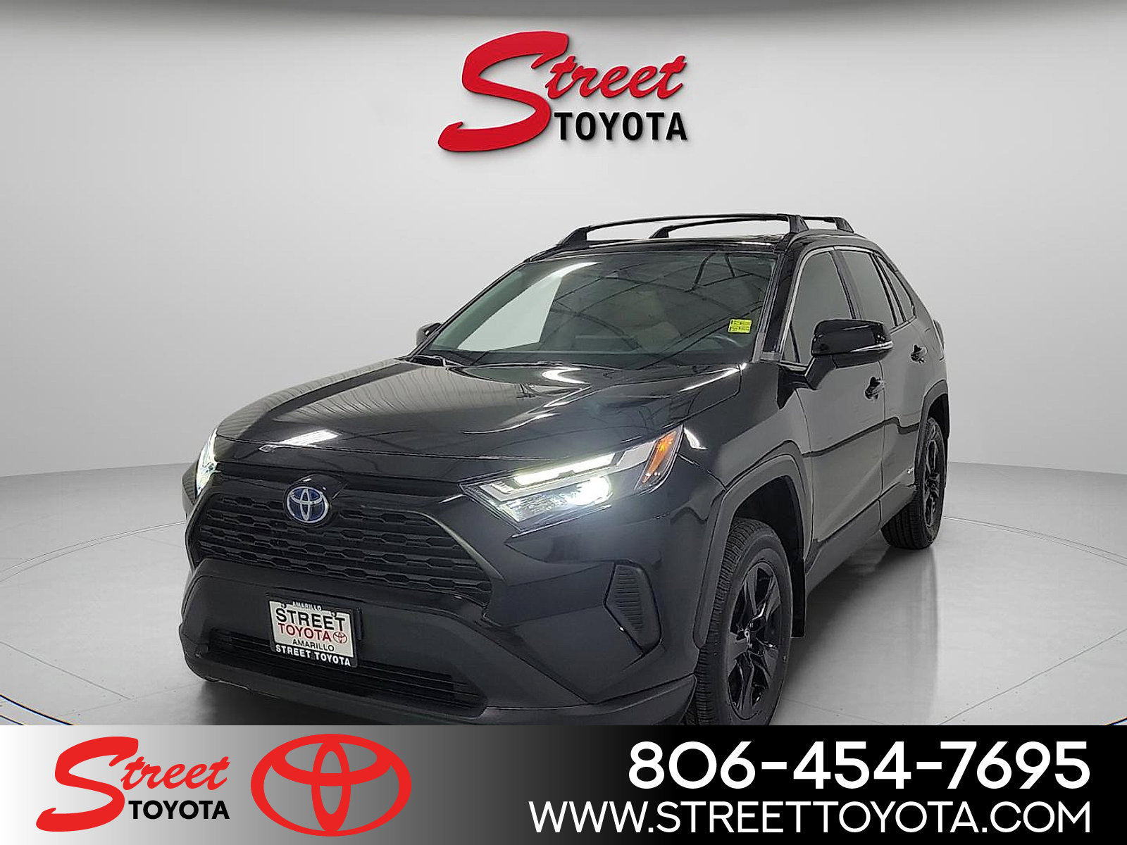 Certified 2022 Toyota RAV4 XLE w/ Convenience Package image 1