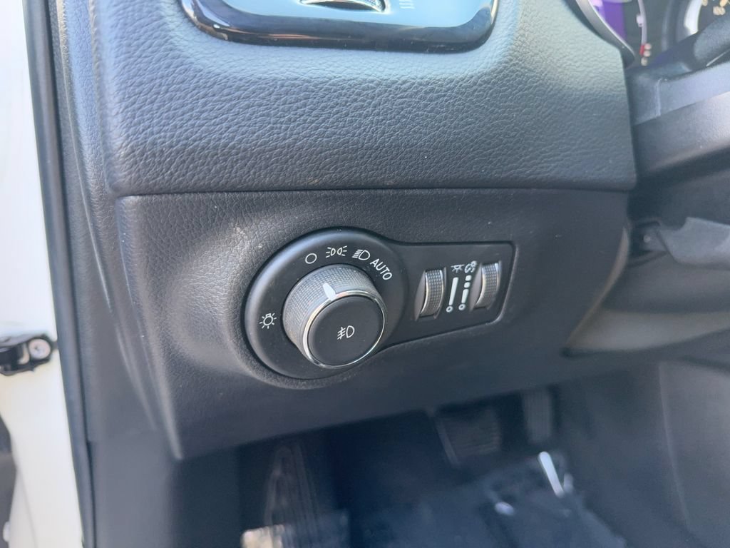 Used 2021 Jeep Compass Latitude AWD/4WD image 10
