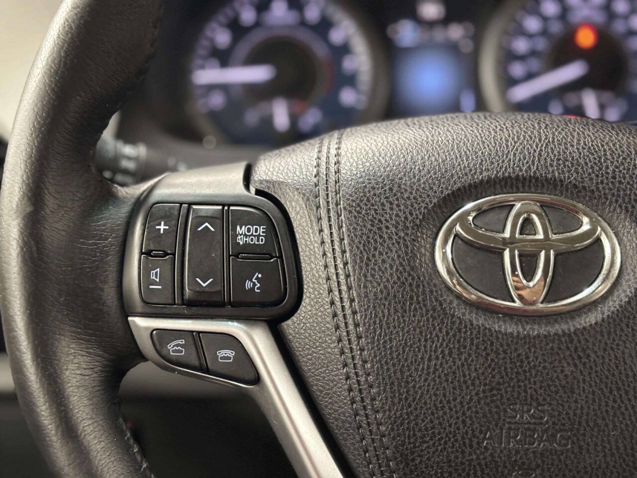 Used 2015 Toyota Sienna XLE FWD image 35