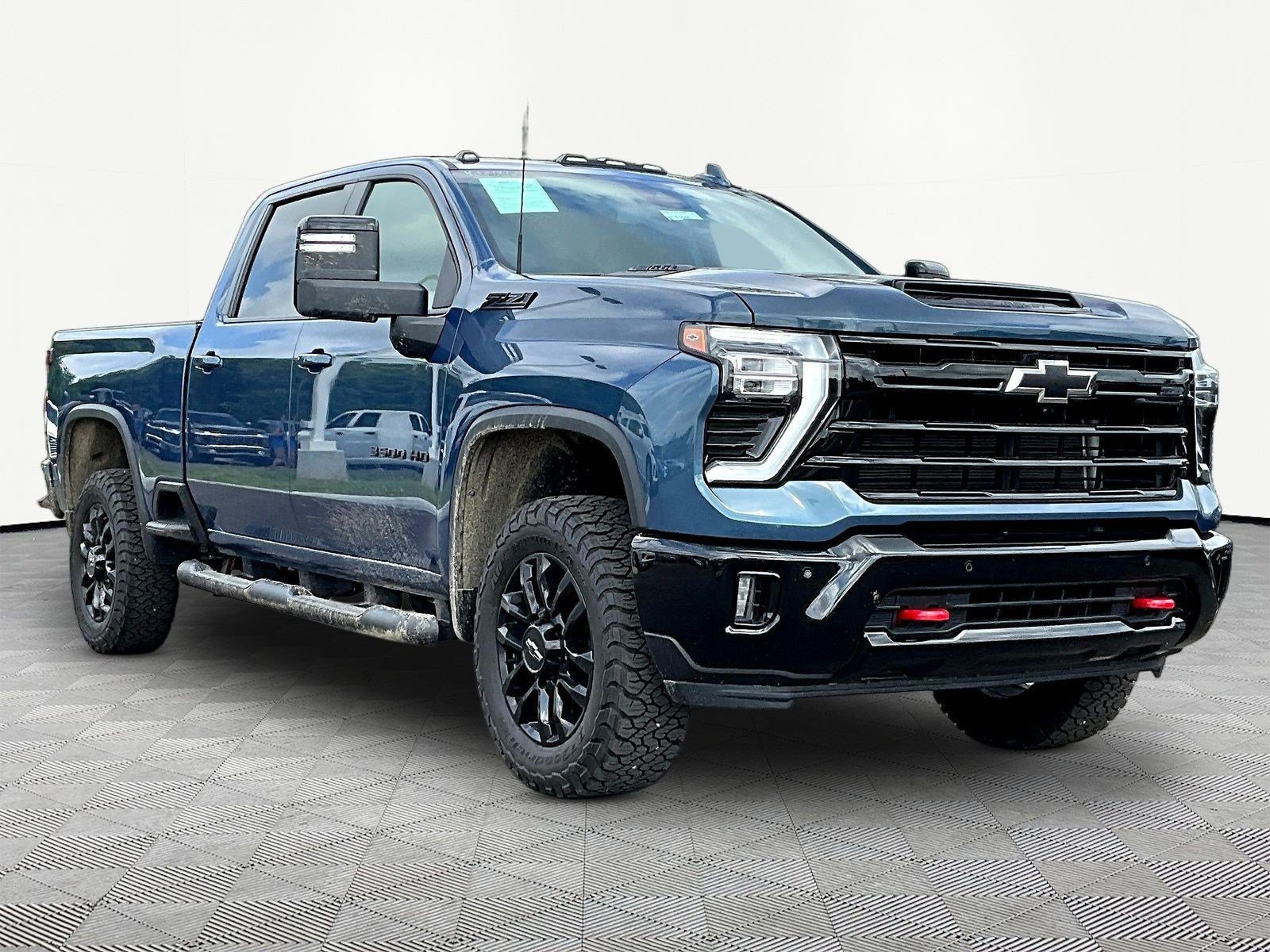 Used 2025 Chevrolet Silverado 3500 LTZ w/ Trail Boss Package AWD/4WD image 11