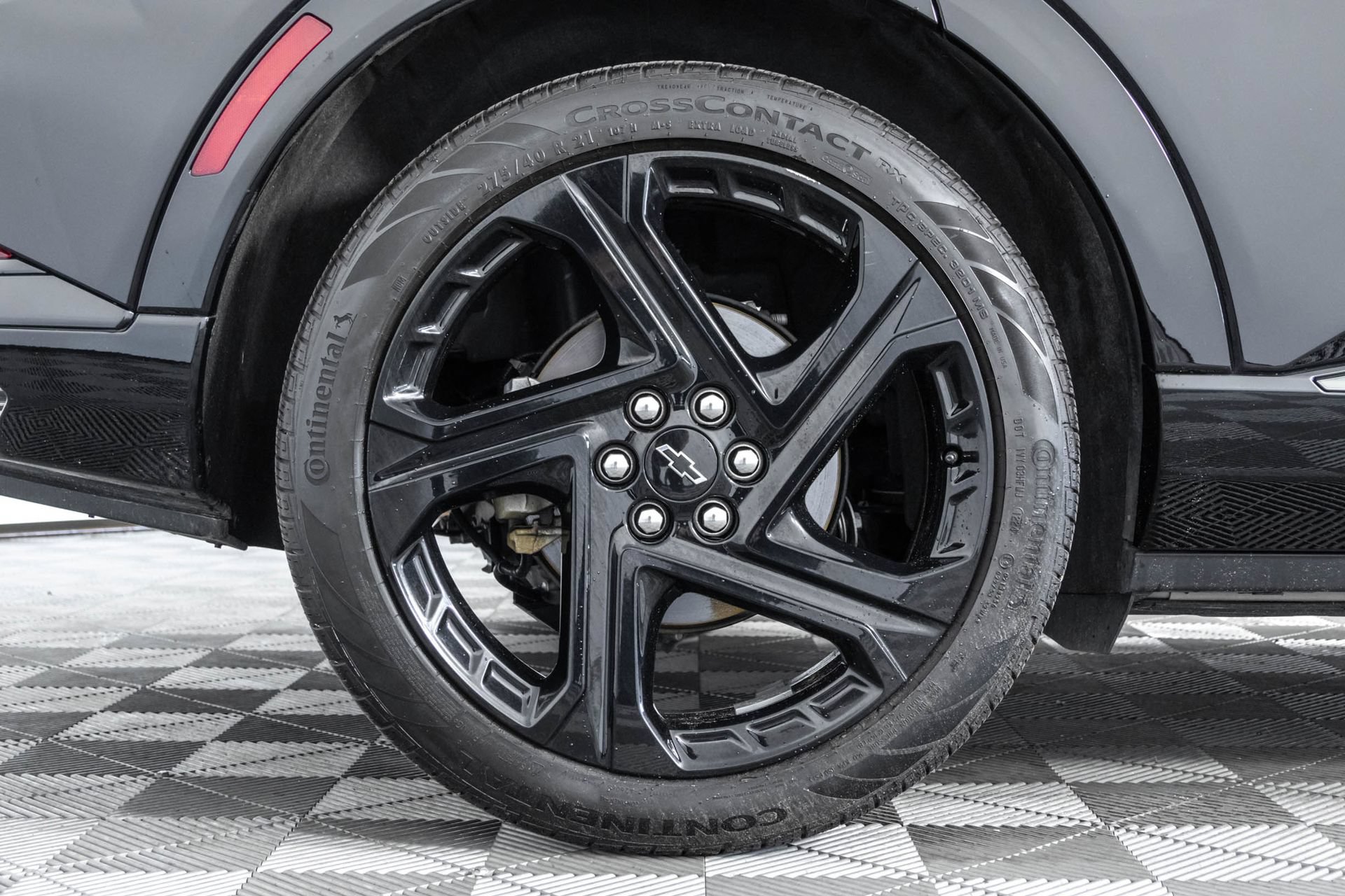 Used 2024 Chevrolet Equinox EV RS FWD image 45