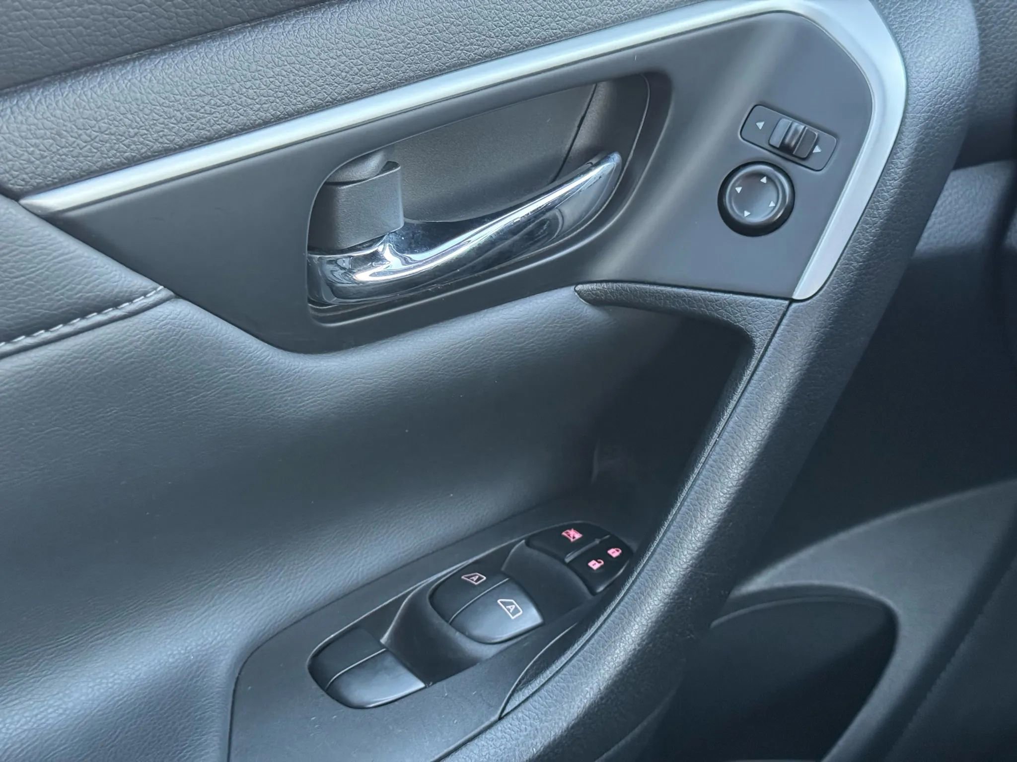 Used 2016 Nissan Altima 2.5 SL w/ 2.5 Technology Package image 28