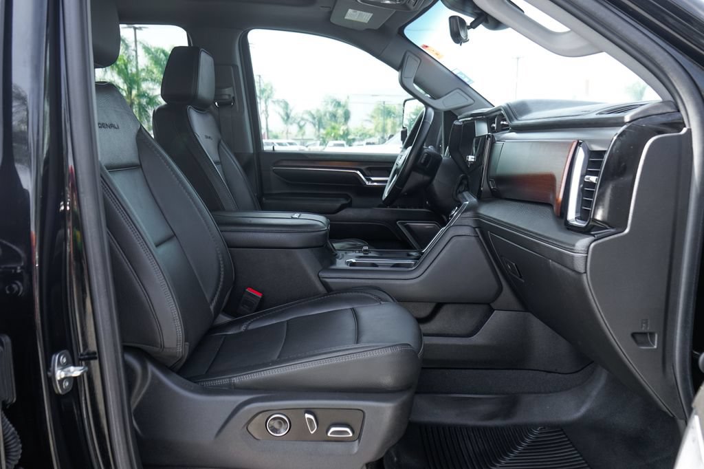 Used 2024 GMC Sierra 3500 Denali w/ Denali Reserve Package AWD/4WD image 44
