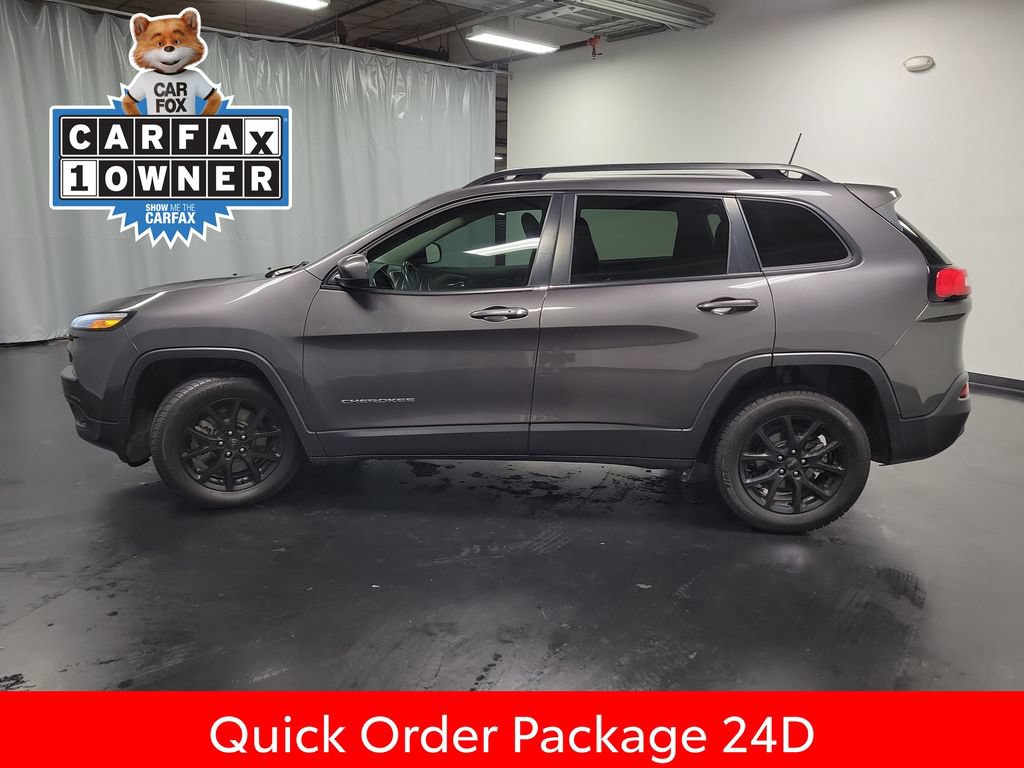 Used 2018 Jeep Cherokee Latitude Plus w/ Comfort/Convenience Group FWD image 5