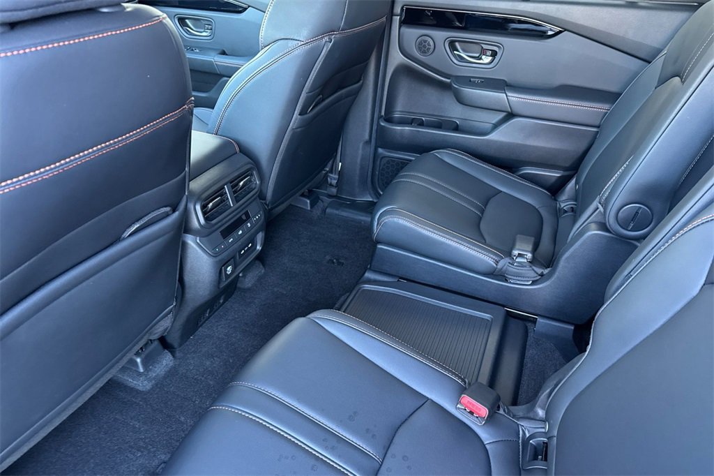 Certified 2024 Honda Pilot TrailSport image 5