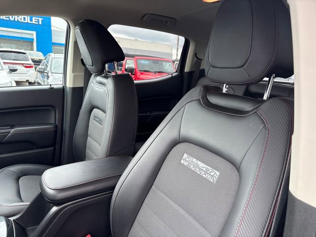 Used 2017 GMC Canyon SLE w/ All Terrain Package AWD/4WD image 9