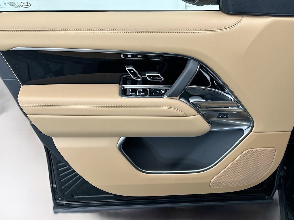 New 2026 Land Rover Range Rover SE image 24