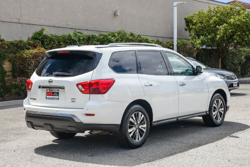 Used 2017 Nissan Pathfinder SV AWD/4WD image 9