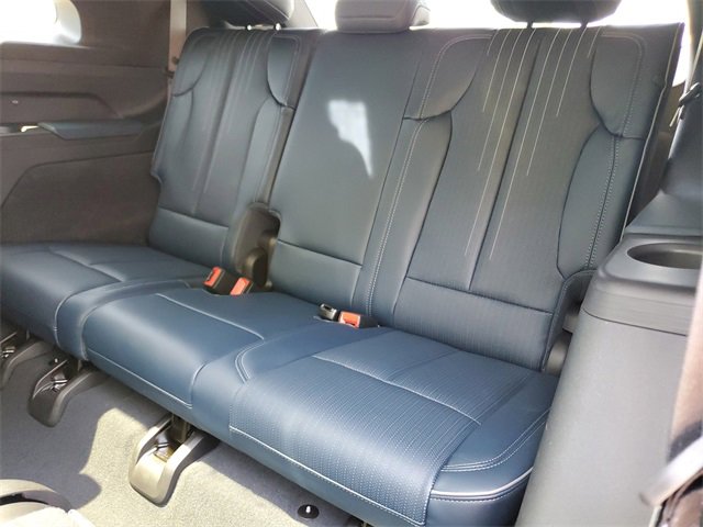 New 2025 Cadillac Escalade IQ Luxury 2 w/ LPO, Radiant Package image 27