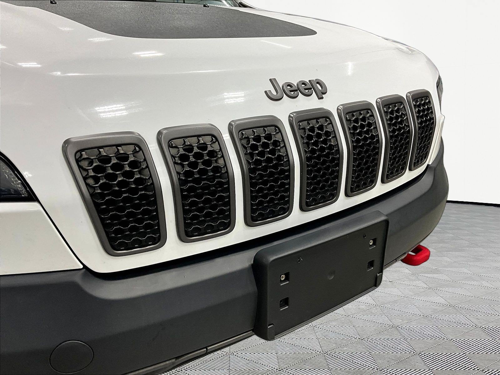 Used 2019 Jeep Cherokee Trailhawk AWD/4WD image 33