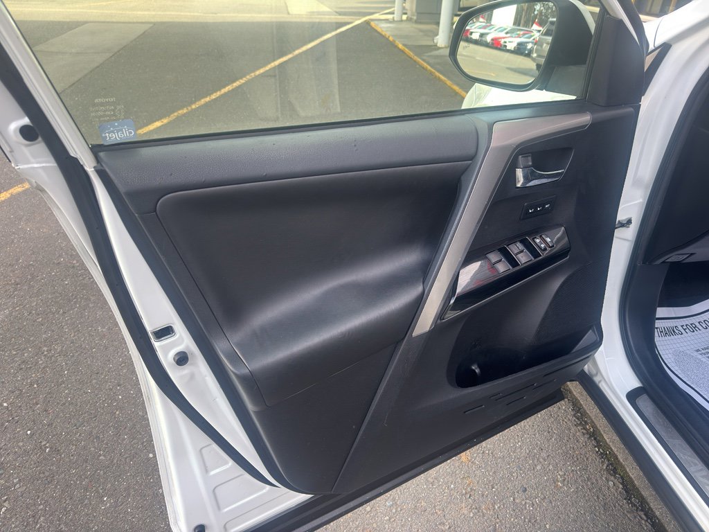 Used 2016 Toyota RAV4 Limited w/ Advanced Technology Package image 6