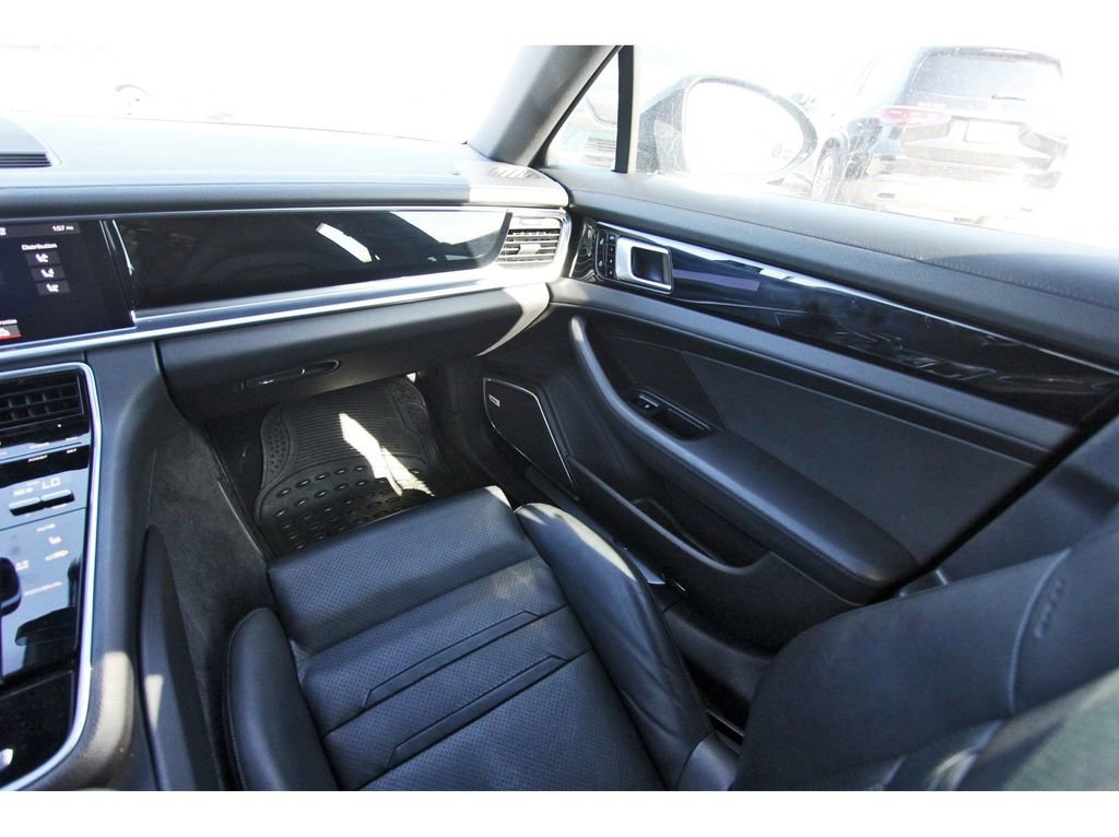 Used 2019 Porsche Panamera 4 image 10