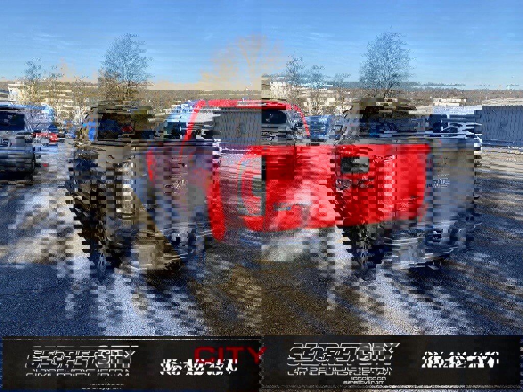 Used 2015 GMC Canyon SLT image 6