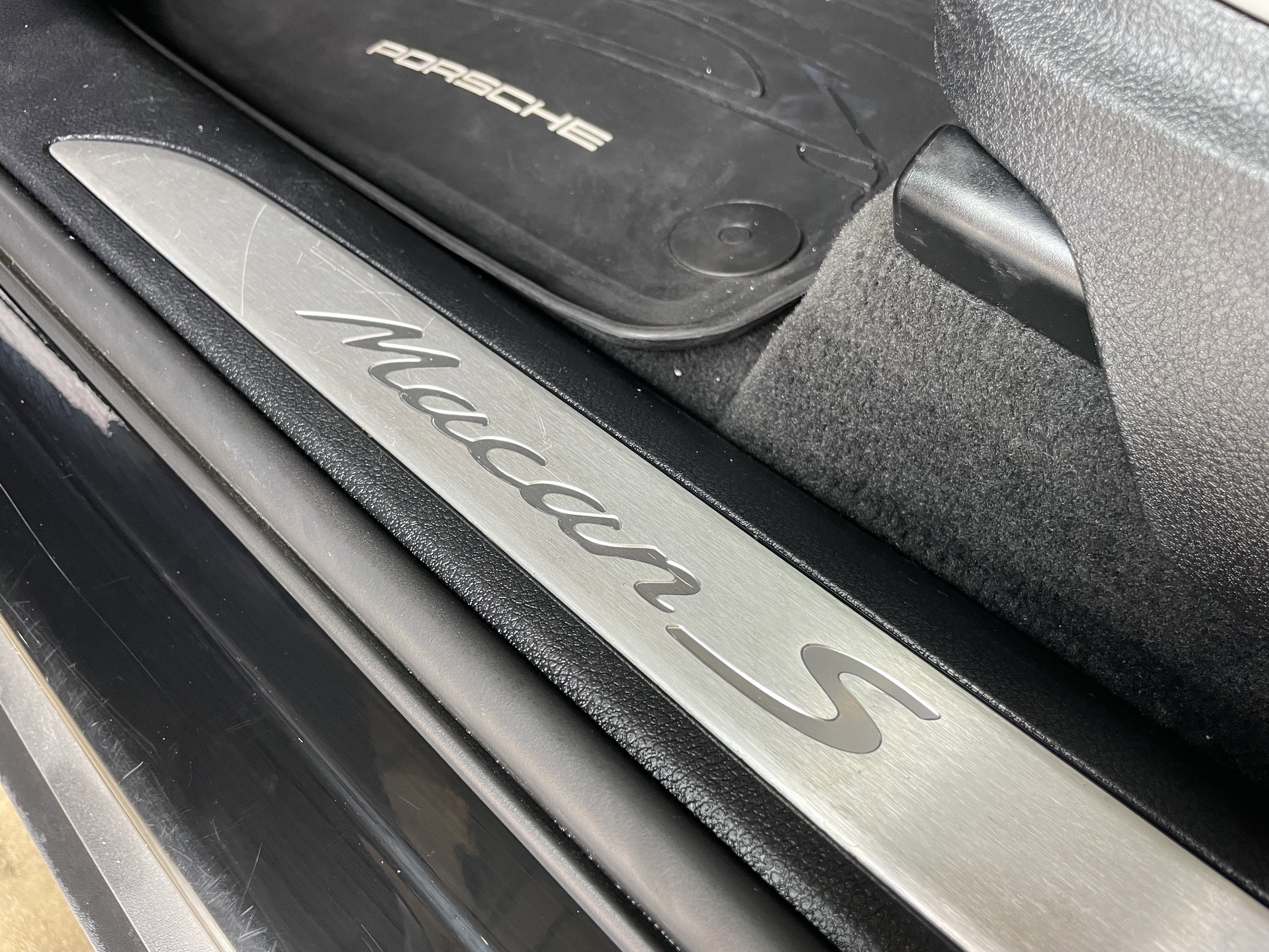 Used 2023 Porsche Macan S w/ Premium Package Plus image 33