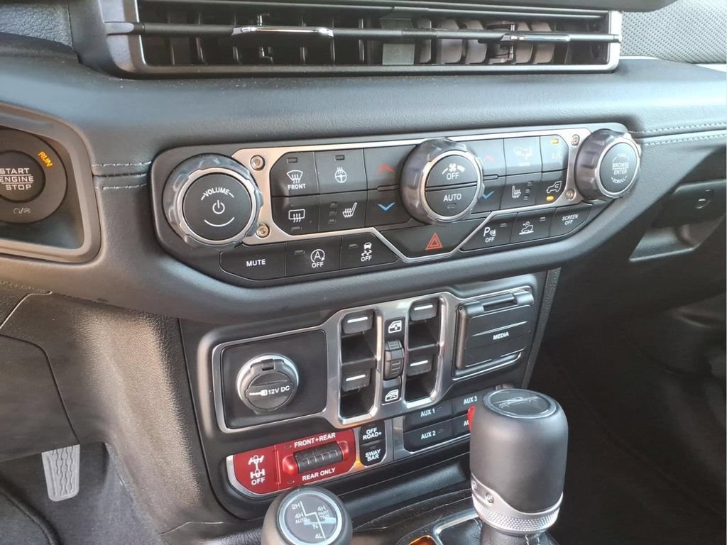 Used 2025 Jeep Gladiator Rubicon AWD/4WD image 27