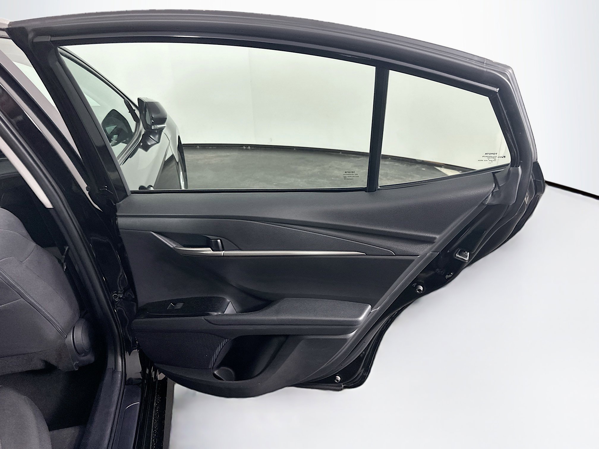 Used 2025 Toyota Camry LE image 30