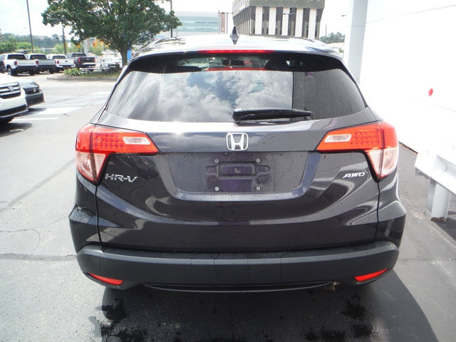 Used 2017 Honda HR-V EX image 9
