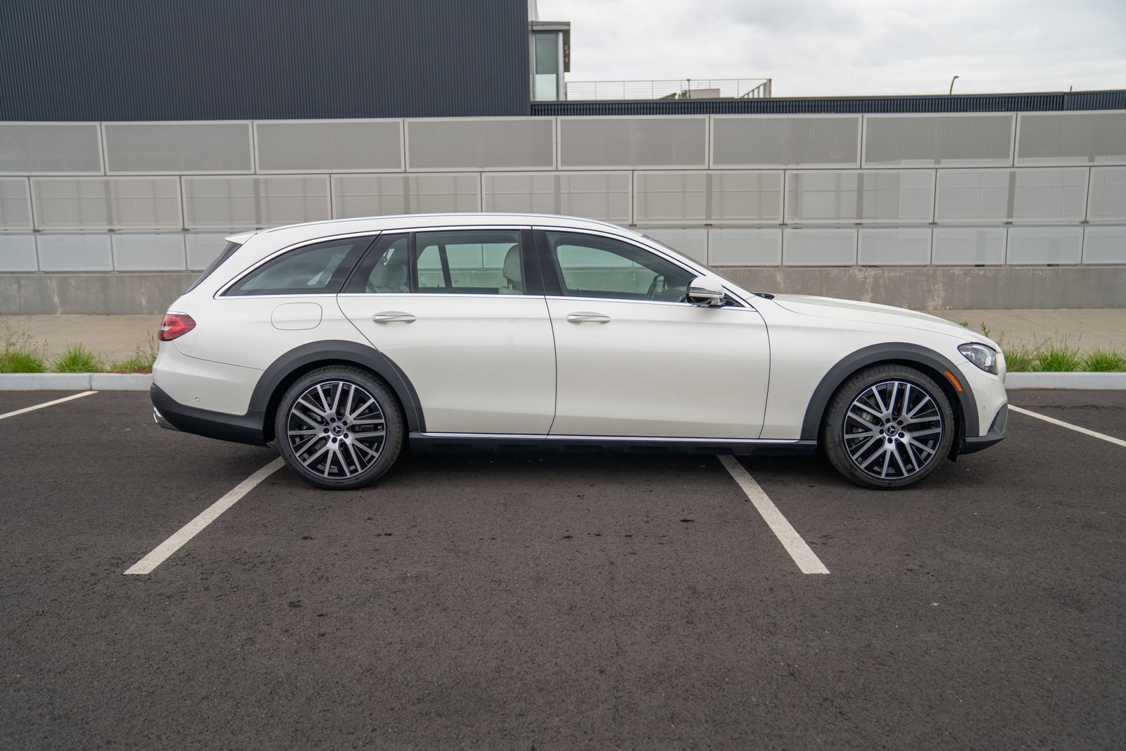 Used 2021 Mercedes-Benz E 450 4MATIC All-Terrain Wagon image 8
