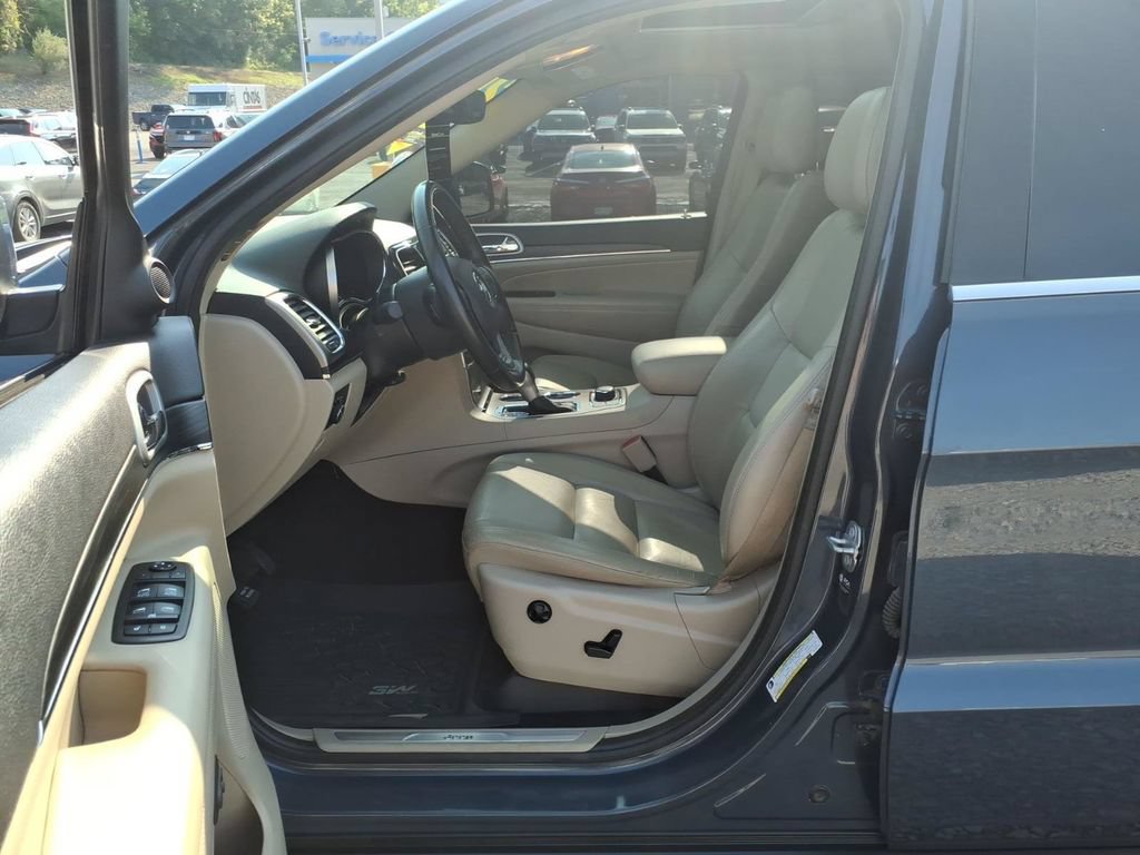 Used 2021 Jeep Grand Cherokee Limited AWD/4WD image 14