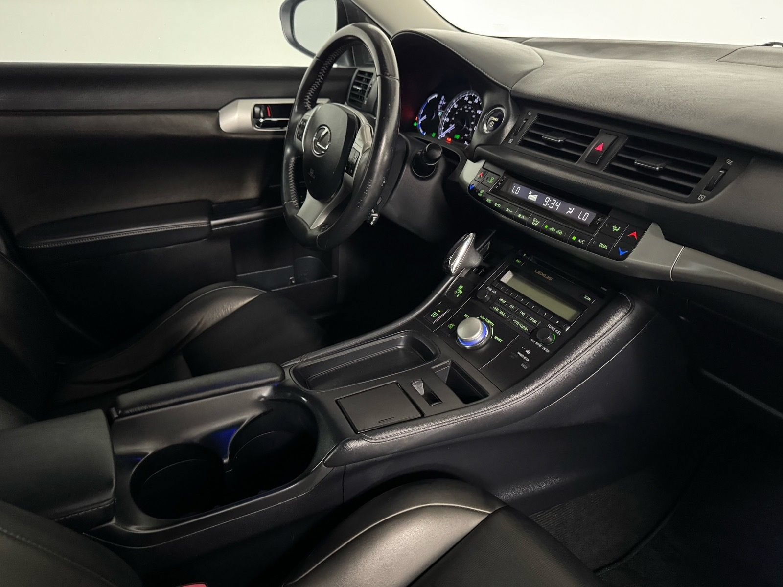 Used 2013 Lexus CT 200h FWD image 21