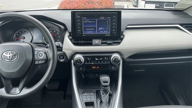 Used 2022 Toyota RAV4 XLE image 31