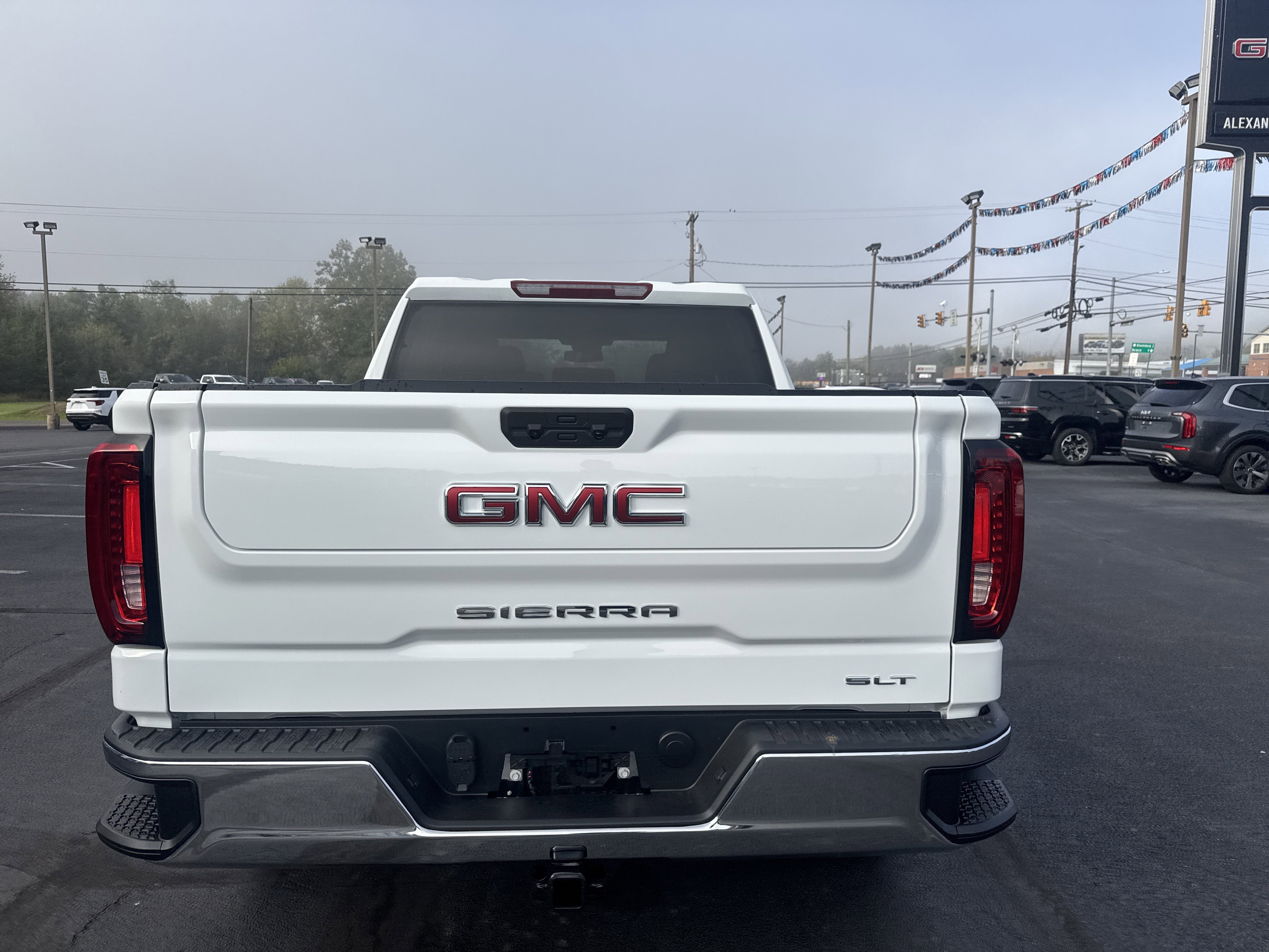 New 2026 GMC Sierra 1500 SLT w/ SLT Premium Package image 4
