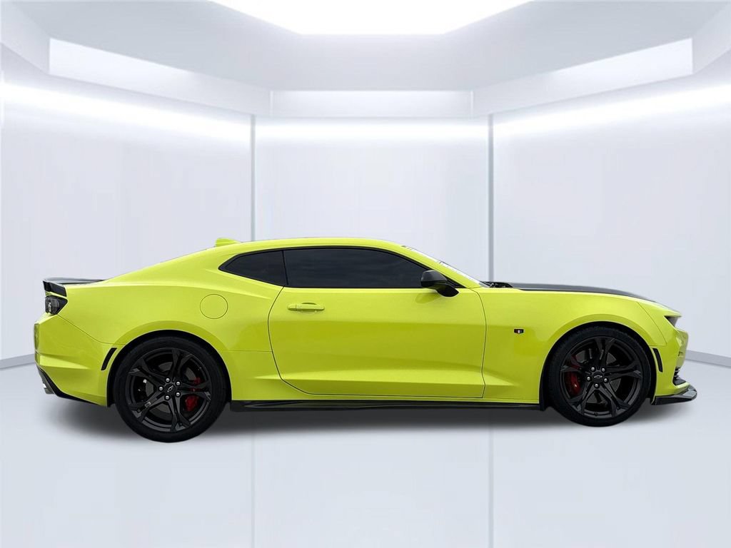 Used 2021 Chevrolet Camaro SS RWD image 8