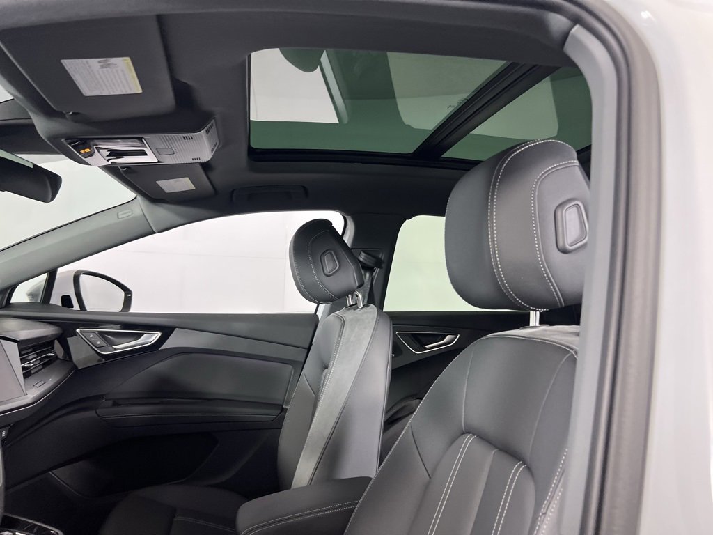 Used 2024 Audi Q4 e-tron Premium Plus w/ Premium Plus image 29