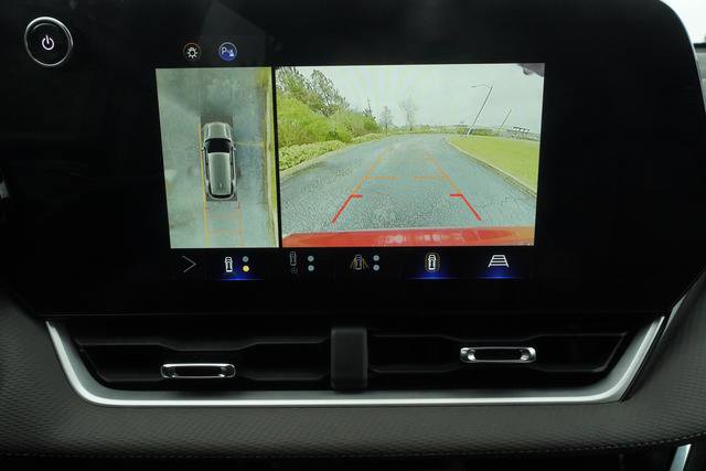 Used 2025 Chevrolet Equinox LT w/ Convenience Package II image 21