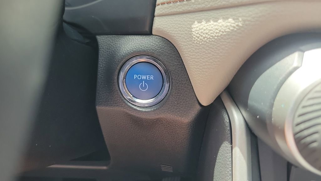 Used 2021 Toyota RAV4 Limited AWD/4WD image 23