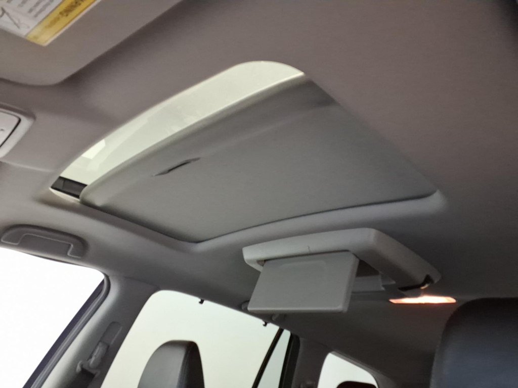 Used 2019 Honda Pilot AWD Touring image 15