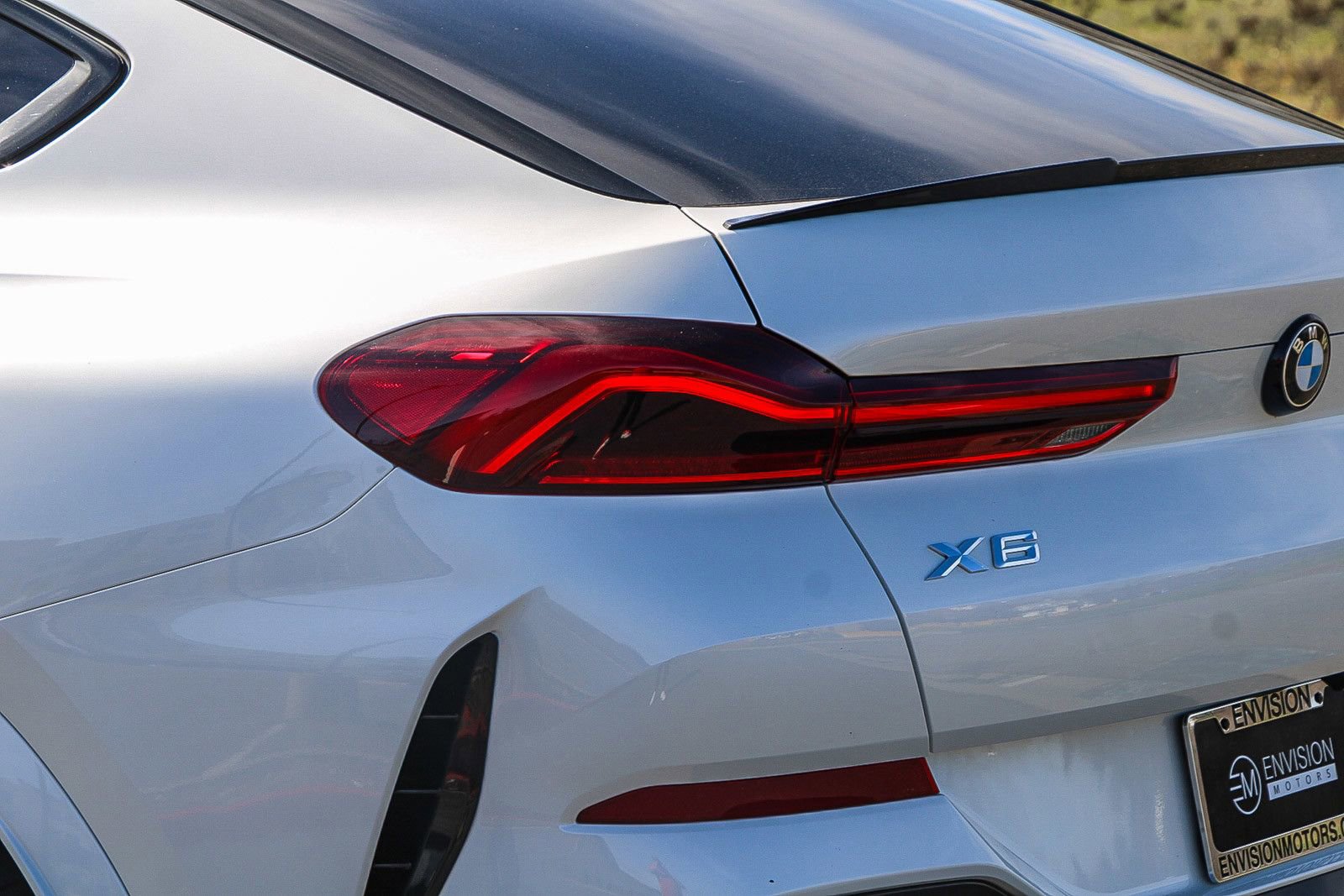 Used 2024 BMW X6 xDrive40i w/ Premium Package image 11