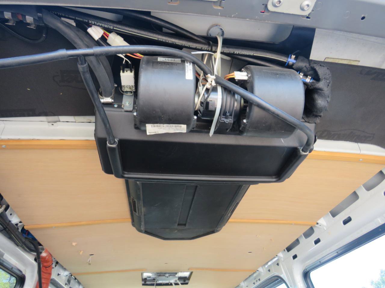 Used 2010 Freightliner Sprinter 2500 RWD image 35