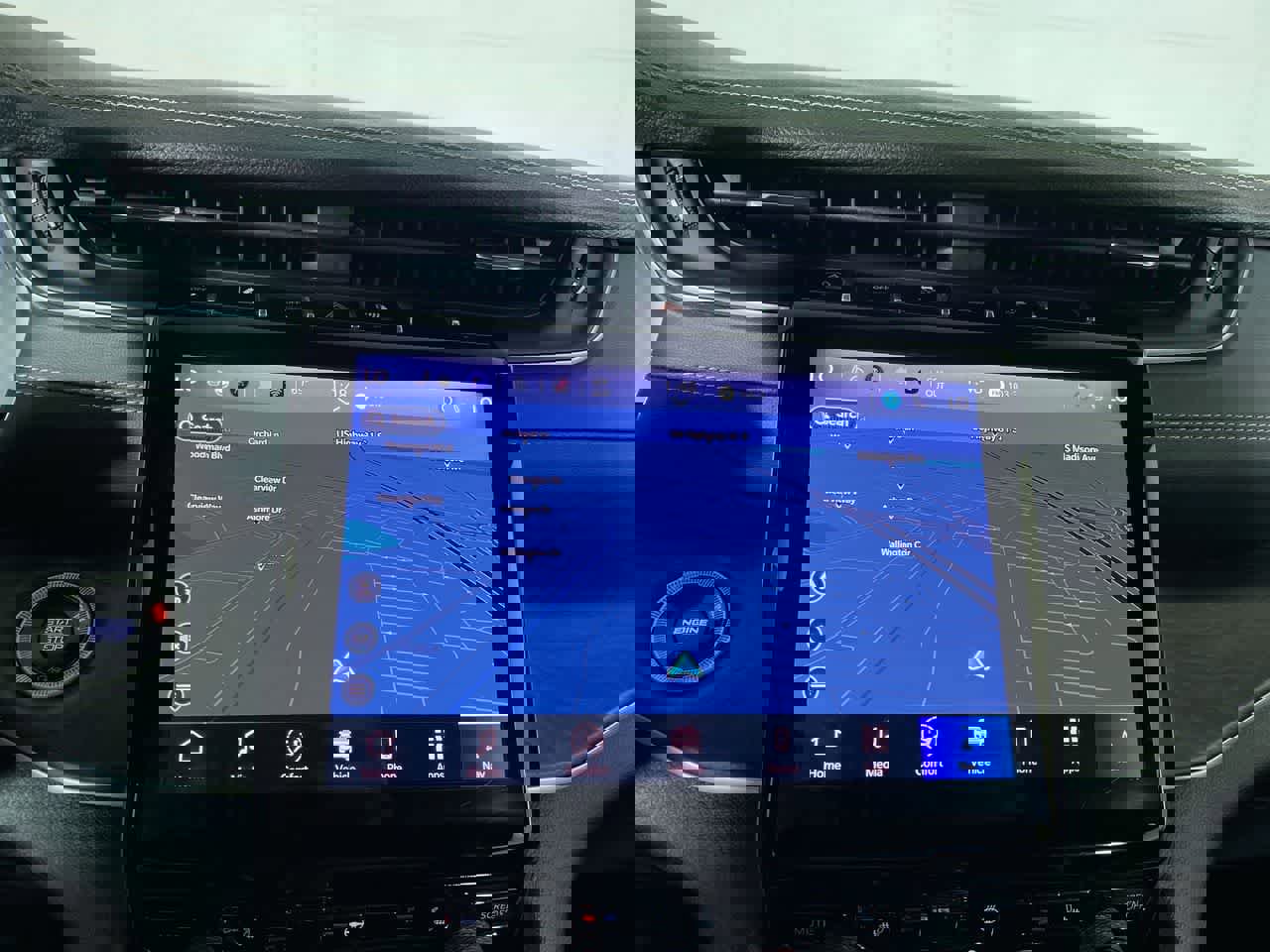 Used 2024 Jeep Grand Cherokee Limited image 26