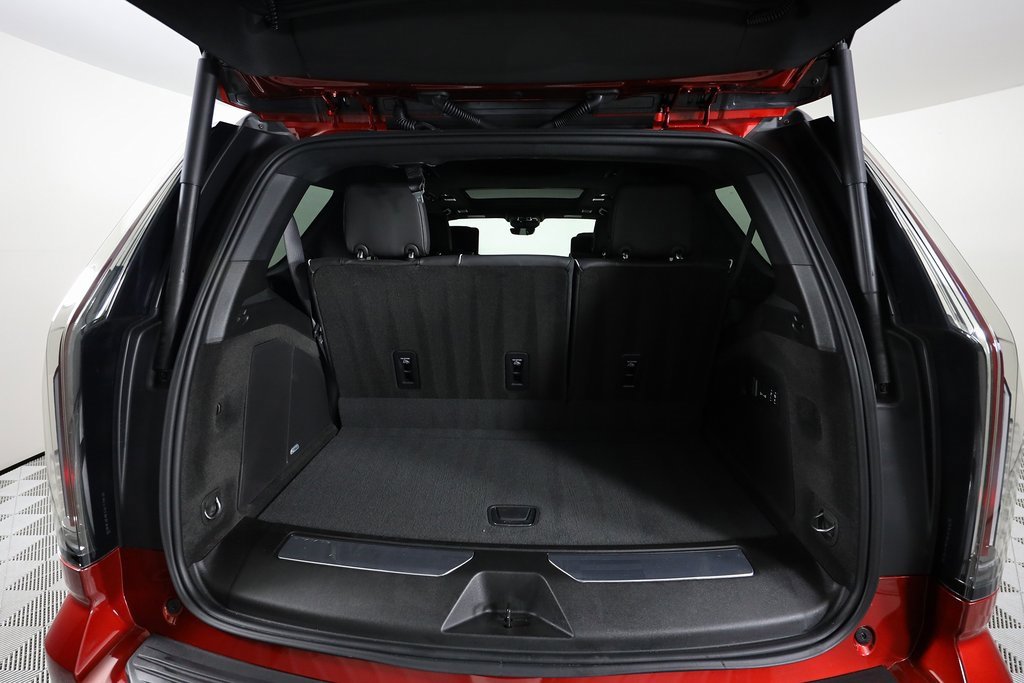 Used 2025 Cadillac Escalade V image 7