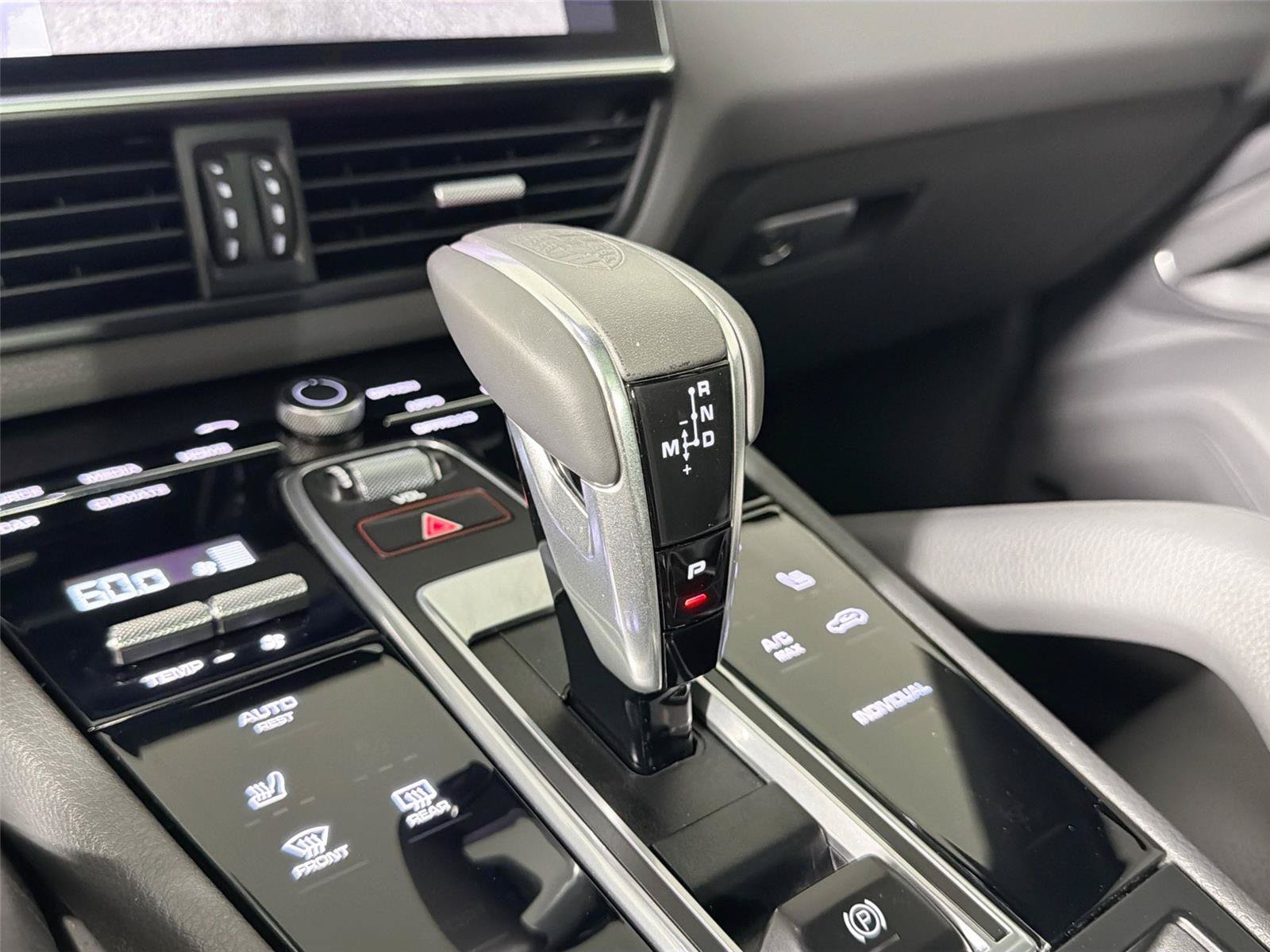 Certified 2022 Porsche Cayenne E-Hybrid AWD/4WD image 34