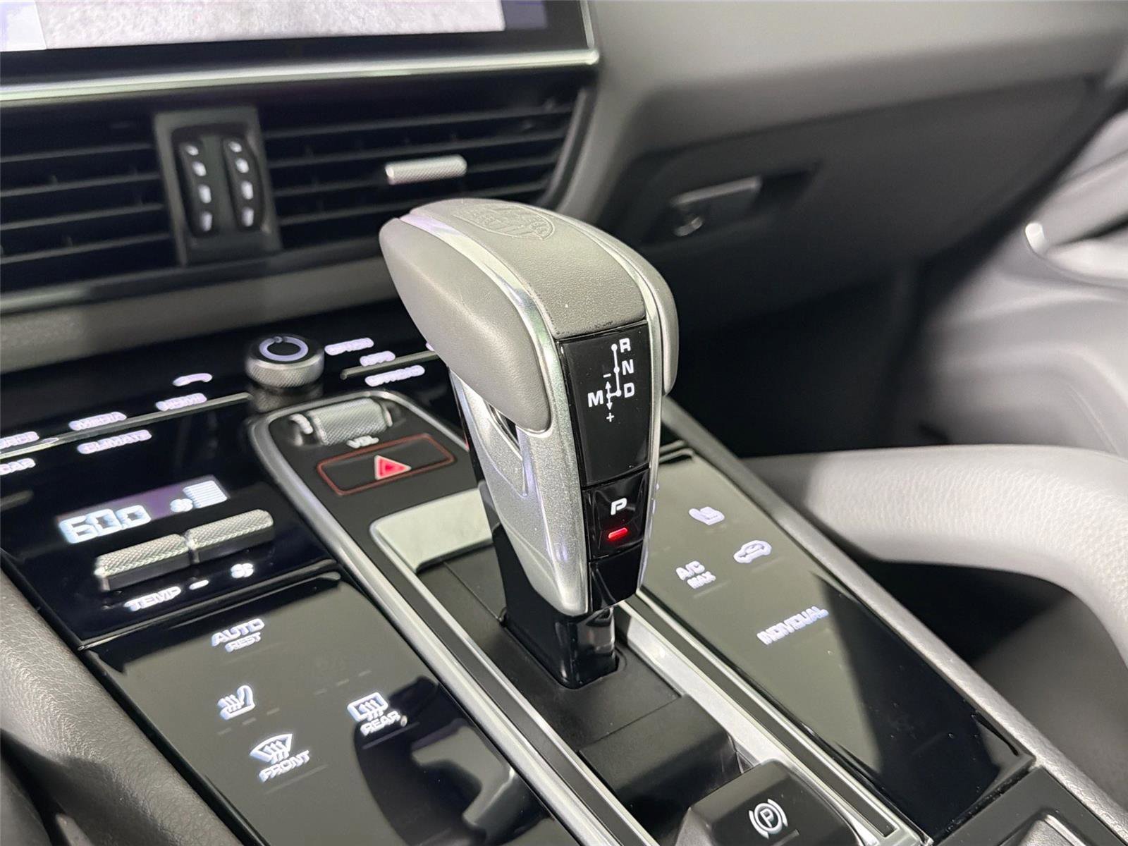 Certified 2022 Porsche Cayenne E-Hybrid AWD/4WD image 34