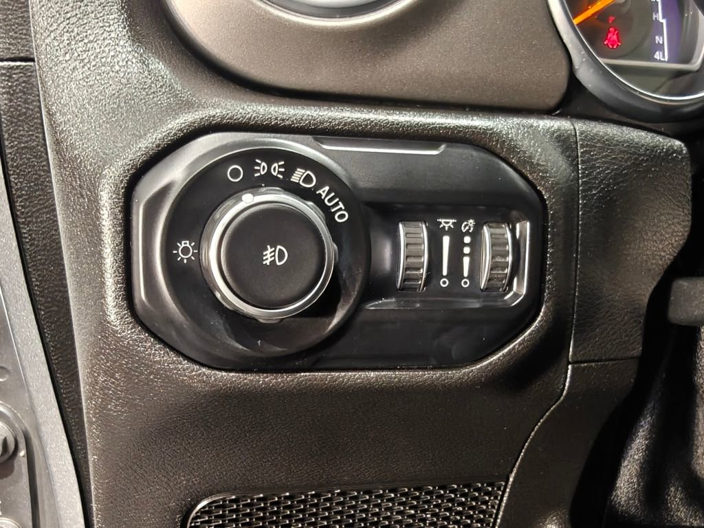 Used 2019 Jeep Wrangler Unlimited Sahara AWD/4WD image 48