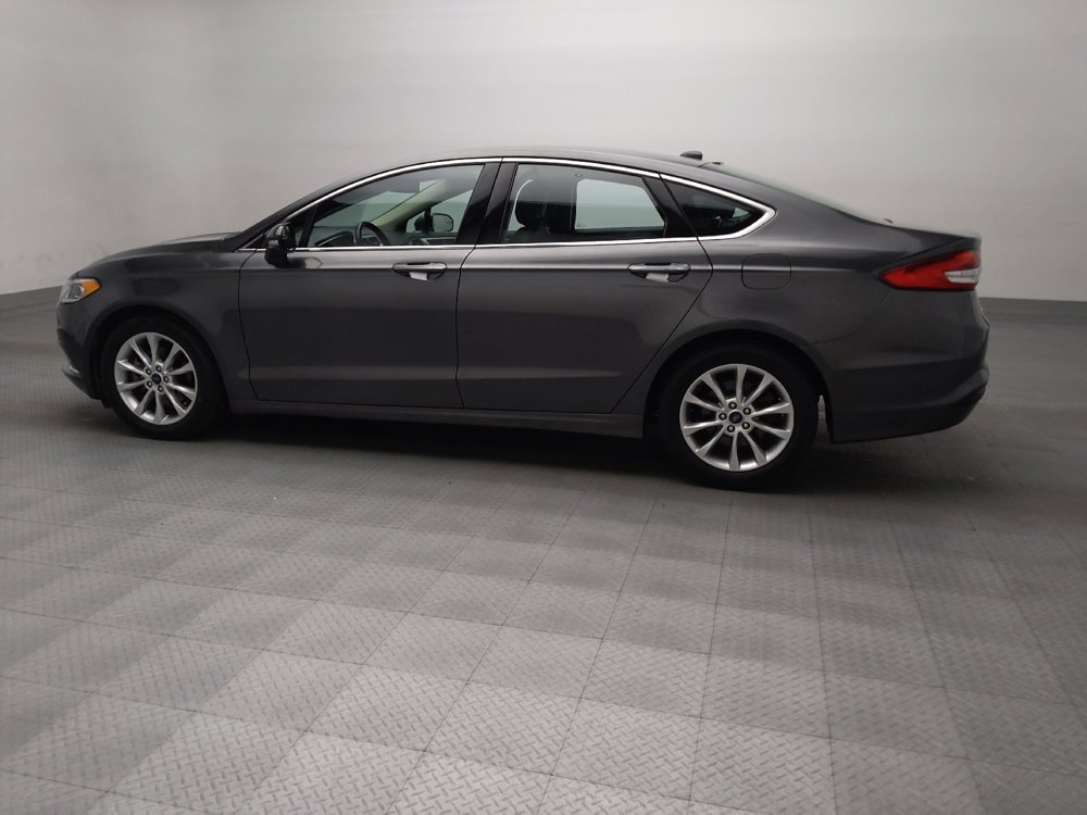 Used 2017 Ford Fusion SE FWD image 3