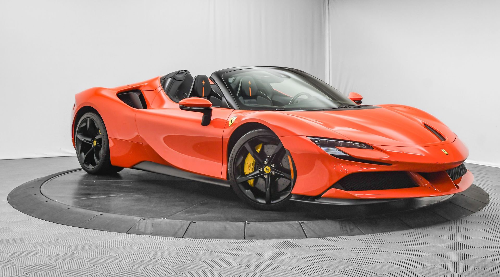 Used 2025 Ferrari SF90 Spider image 2