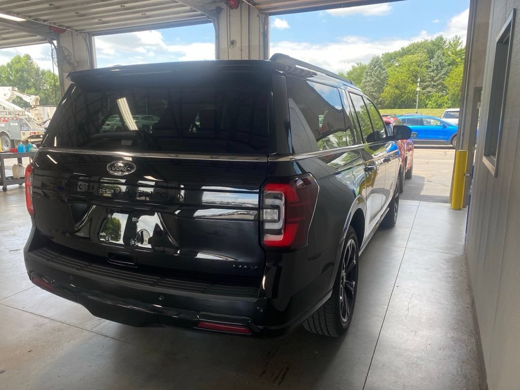 Certified 2024 Ford Expedition Max Limited AWD/4WD image 4