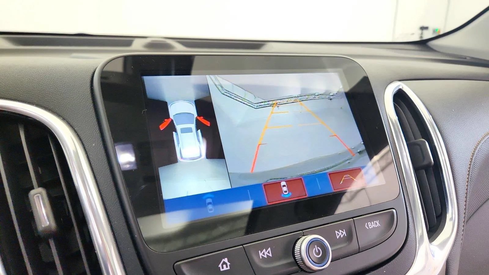 Used 2018 Chevrolet Equinox Premier AWD/4WD image 21