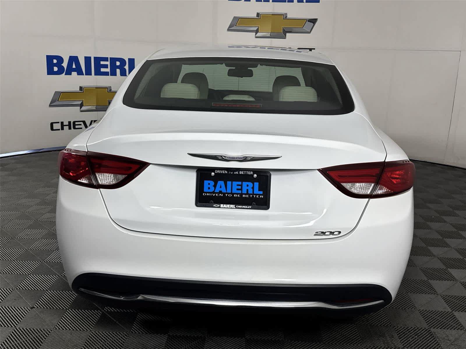 Used 2016 Chrysler 200 Limited FWD image 4