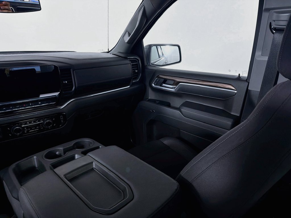 Used 2025 Chevrolet Silverado 1500 RST AWD/4WD image 23