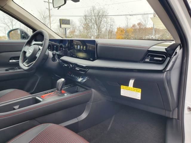 New 2026 Nissan Kicks SR image 12